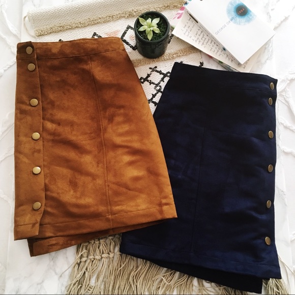 Old Navy Dresses & Skirts - • Button Front Mini Skirts •
